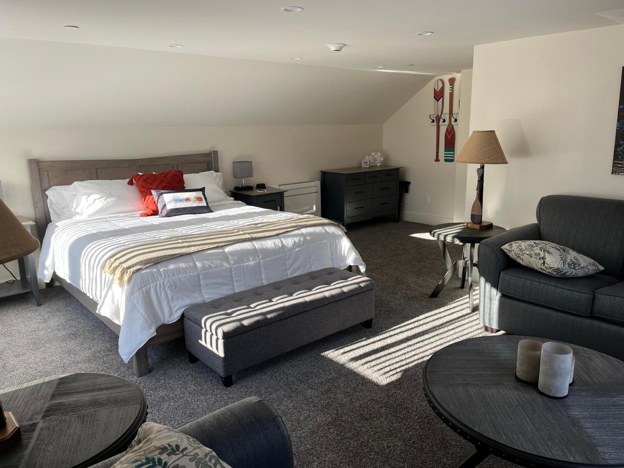 Four Seasons For Fun Bed & Breakfast Lakeville Bagian luar foto