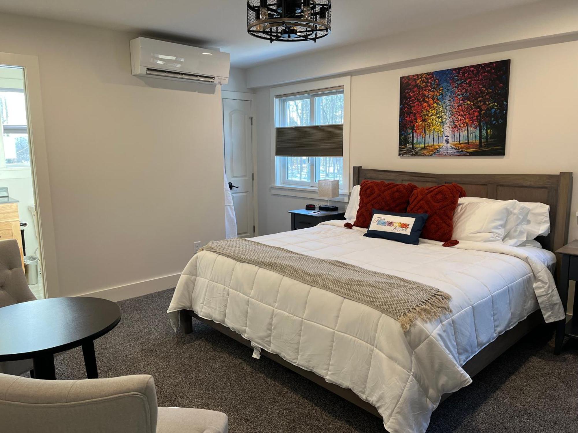 Four Seasons For Fun Bed & Breakfast Lakeville Bagian luar foto