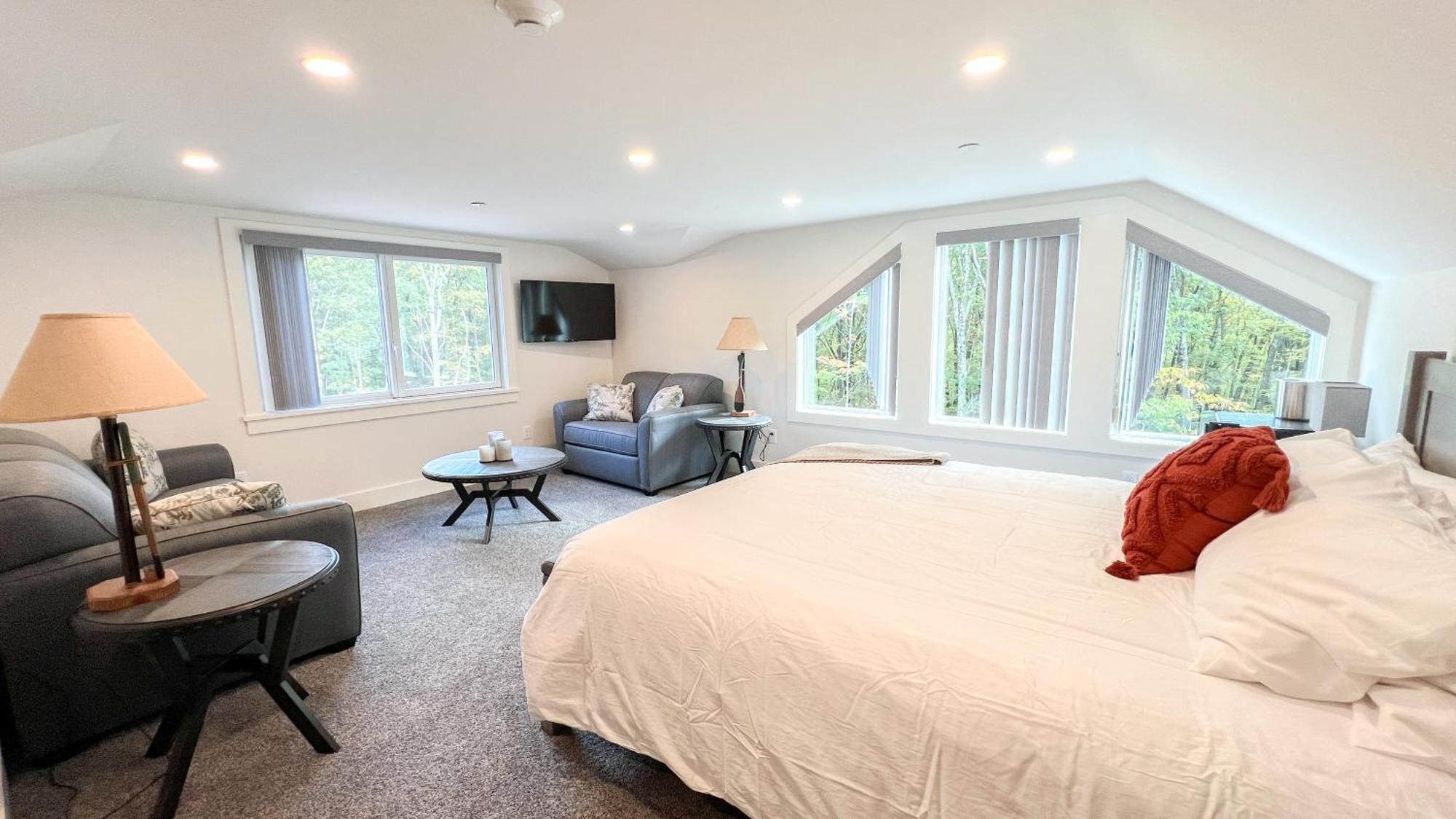 Four Seasons For Fun Bed & Breakfast Lakeville Bagian luar foto