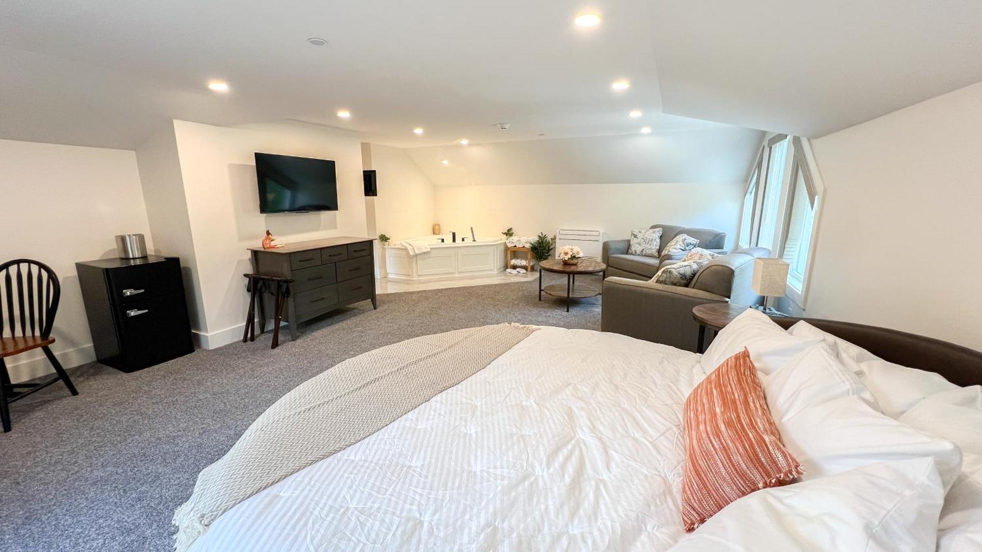Four Seasons For Fun Bed & Breakfast Lakeville Bagian luar foto