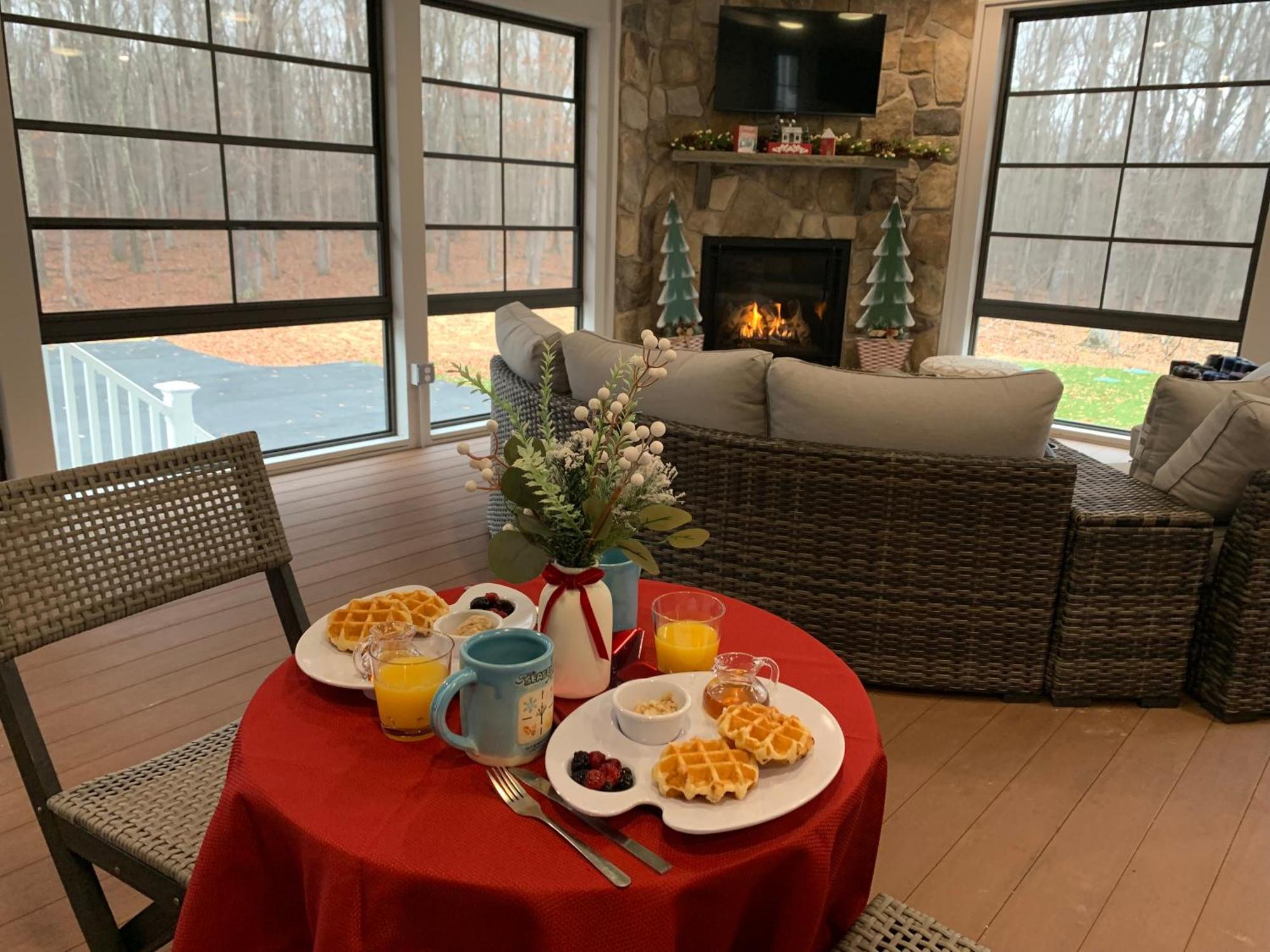 Four Seasons For Fun Bed & Breakfast Lakeville Bagian luar foto